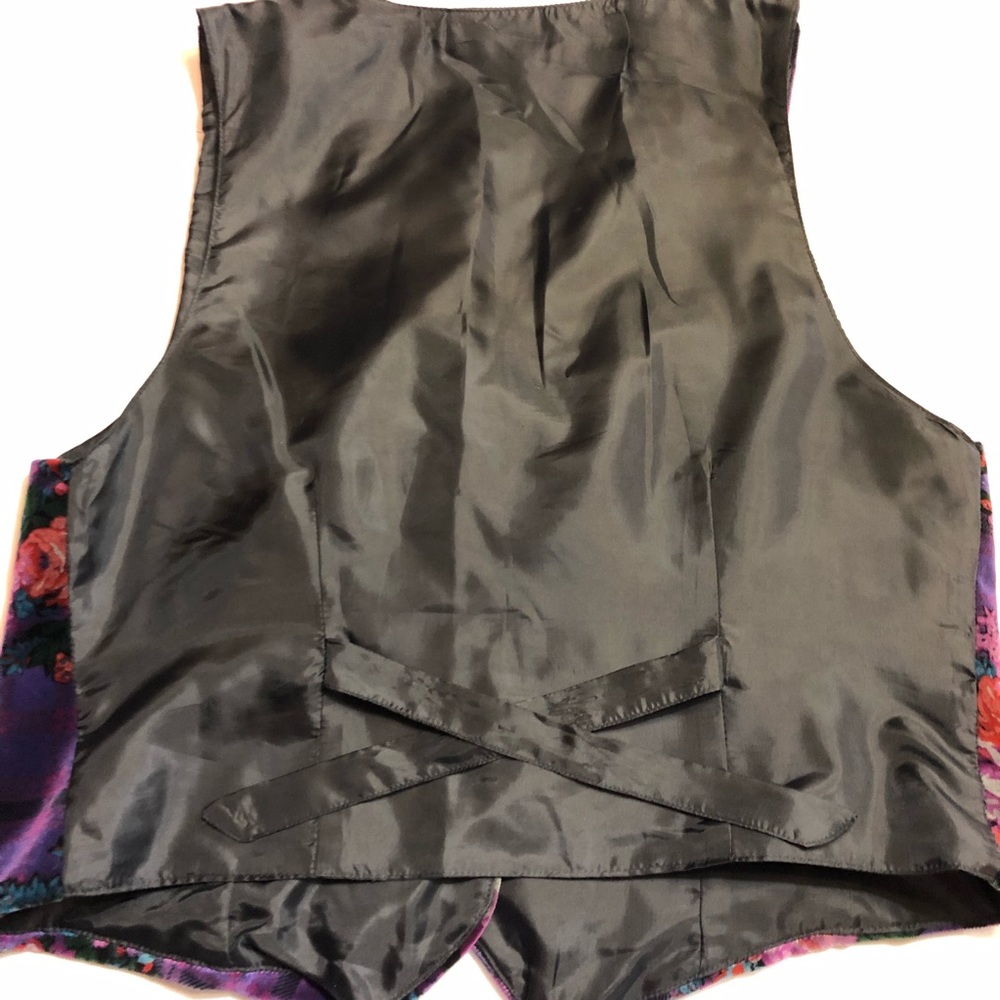 Velveteen Floral Vest - Picture 7 of 8